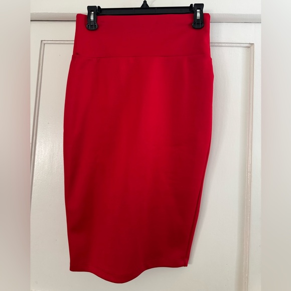 silhouette nyc Dresses & Skirts - Silhouette NYC brand Medium Red.